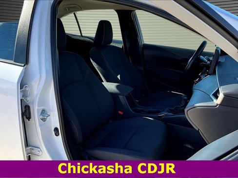 Used 2024 Toyota Corolla LE image 28