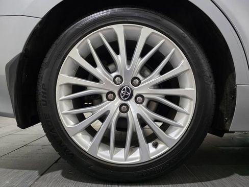 Used 2020 Toyota Camry XLE w/ Navigation Package FWD image 24