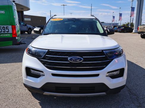 Used 2020 Ford Explorer XLT w/ Equipment Group 202A image 8