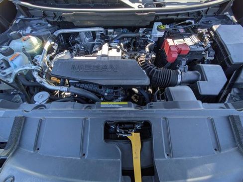 Used 2024 Nissan Rogue S image 22