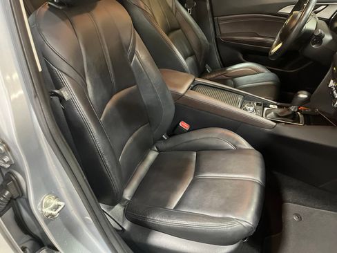 Used 2017 MAZDA MAZDA3 Touring FWD image 15