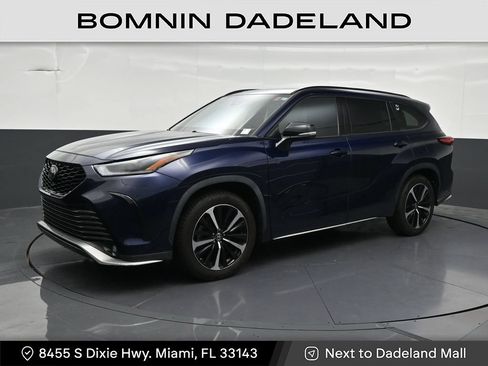 Used 2021 Toyota Highlander XSE FWD image 1