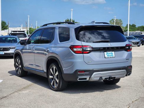 Used 2025 Honda Pilot Touring image 5
