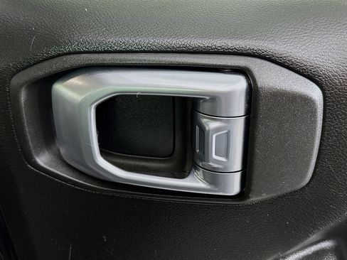 Used 2019 Jeep Wrangler Unlimited Sport S image 30