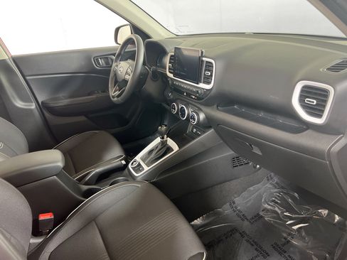 Used 2023 Hyundai Venue Limited FWD image 28