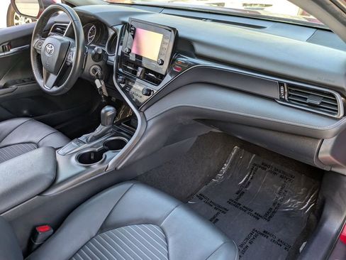 Used 2024 Toyota Camry SE image 28