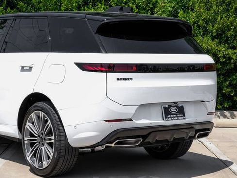 New 2026 Land Rover Range Rover Sport Dynamic SE AWD/4WD image 15