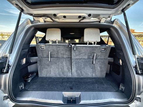 Used 2025 Toyota 4Runner SR5 image 25