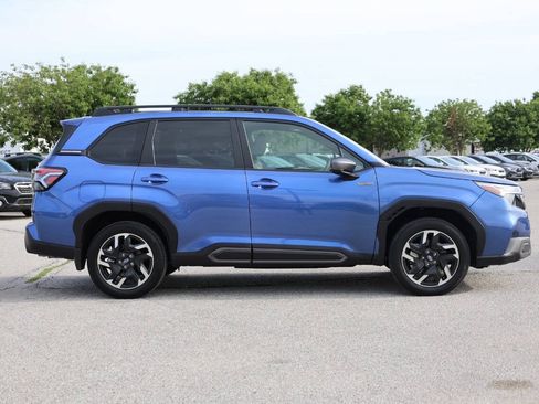 Used 2025 Subaru Forester Limited AWD/4WD image 7