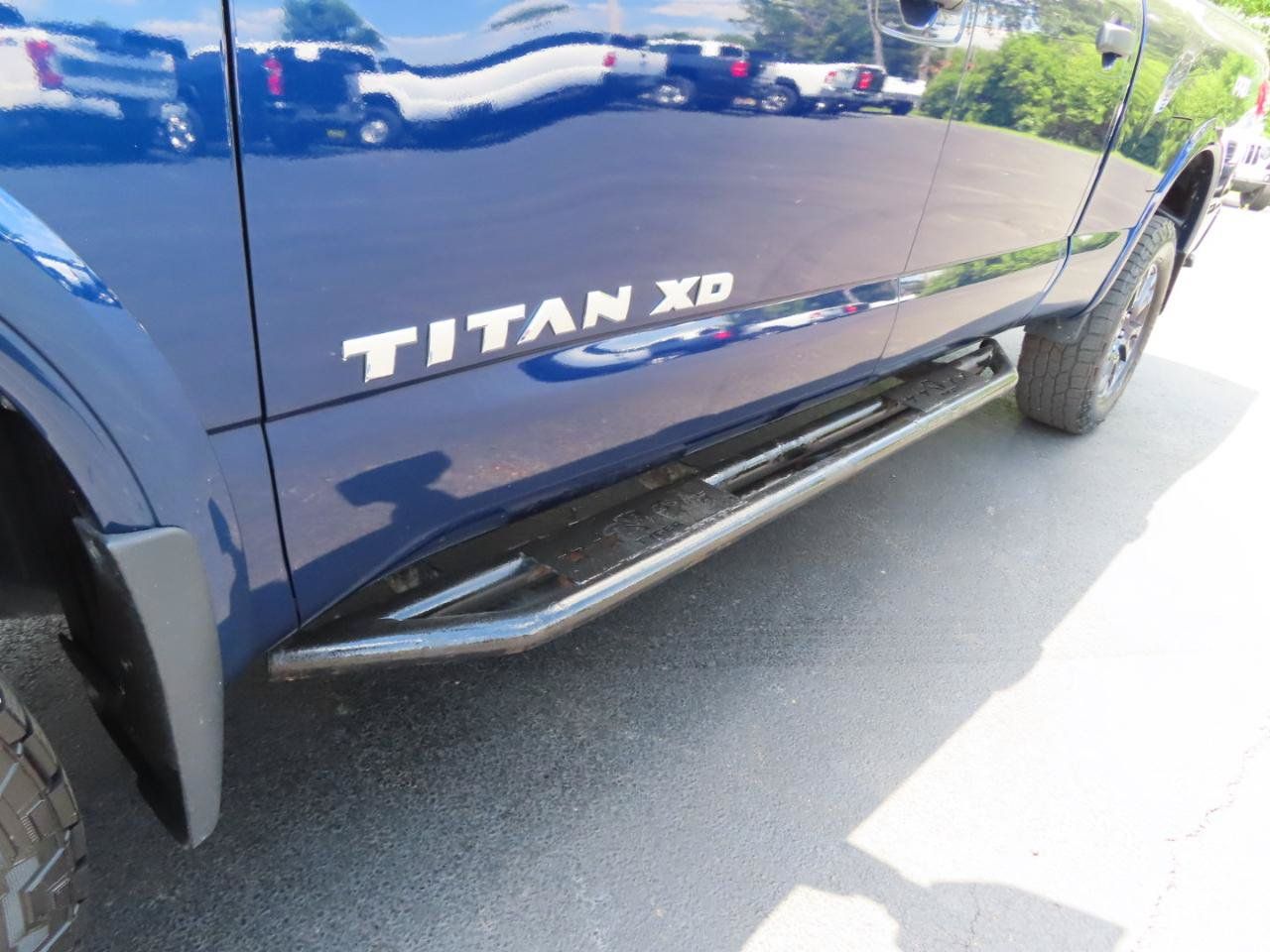 Used 2019 Nissan Titan PRO-4X w/ Pro-4x Convenience Package AWD/4WD image 14