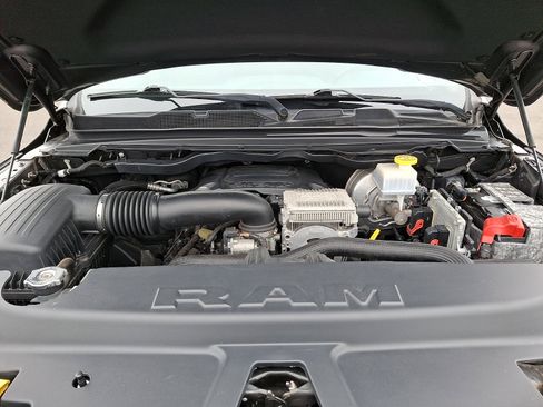 Used 2019 RAM 1500 Laramie image 31