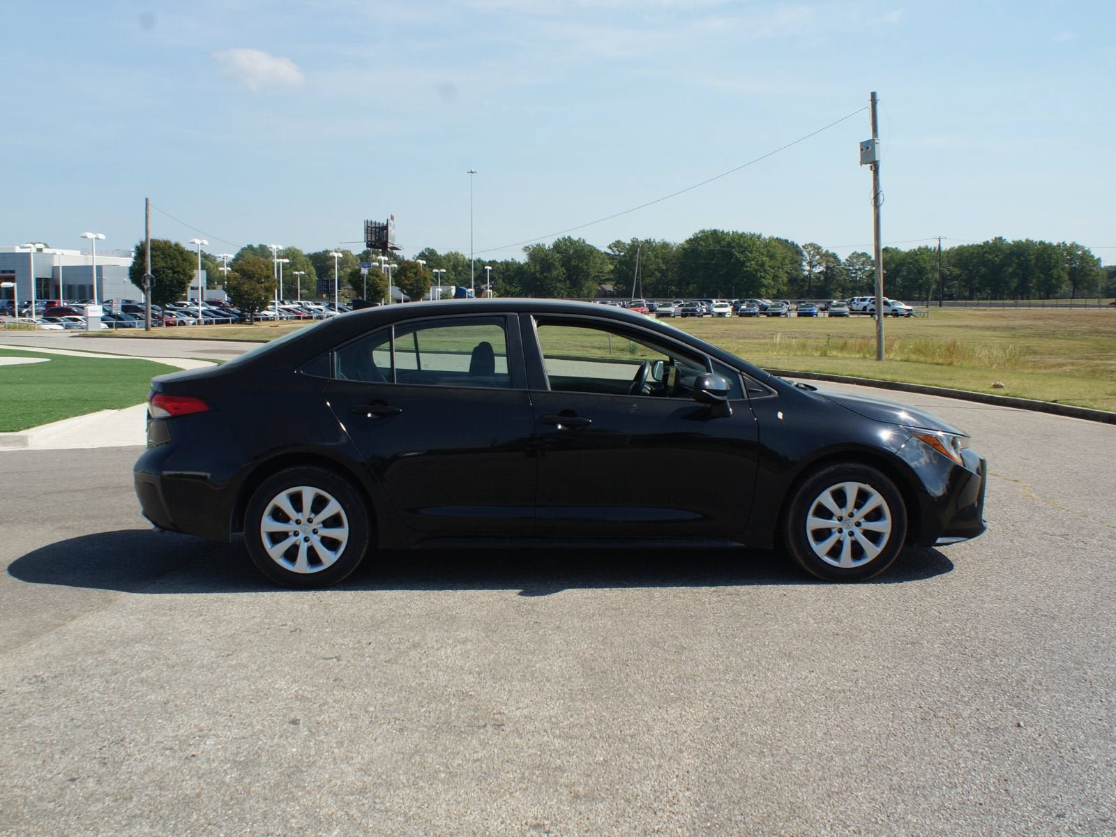 Used 2024 Toyota Corolla LE FWD image 19