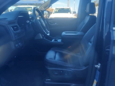 Used 2024 Chevrolet Suburban LT image 5