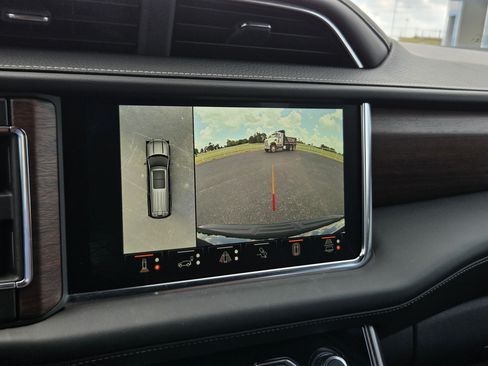 Used 2023 GMC Yukon Denali Ultimate AWD/4WD image 22