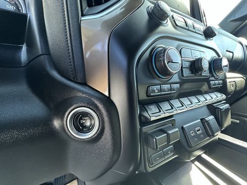 Used 2021 Chevrolet Silverado 3500 High Country image 22