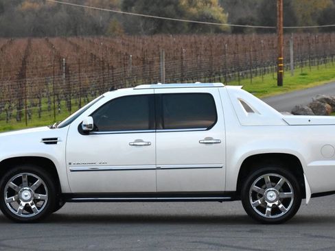 Used 2007 Cadillac Escalade EXT w/ Climate Package image 15