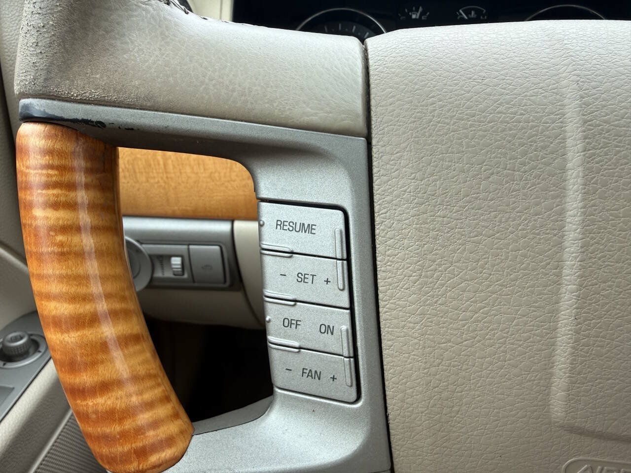 Used 2006 Lincoln Zephyr FWD image 15