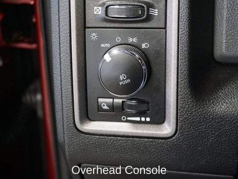 Used 2018 RAM 1500 Express image 21