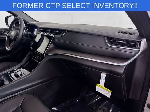 New 2025 Jeep Grand Cherokee L Limited w/ Black Appearance Package image 31