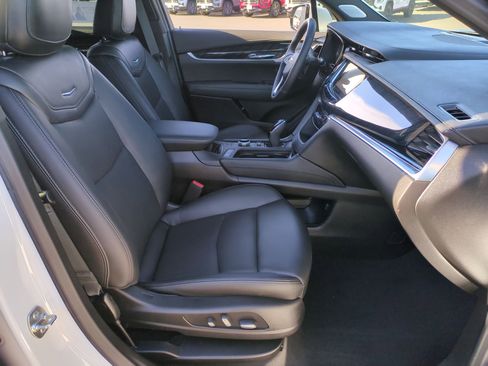 Certified 2024 Cadillac XT6 Premium Luxury w/ Technology Package image 28