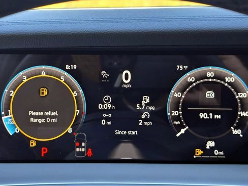 New 2026 Volkswagen Tiguan SE R-Line FWD image 13