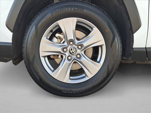 Used 2025 Toyota RAV4 XLE FWD image 23