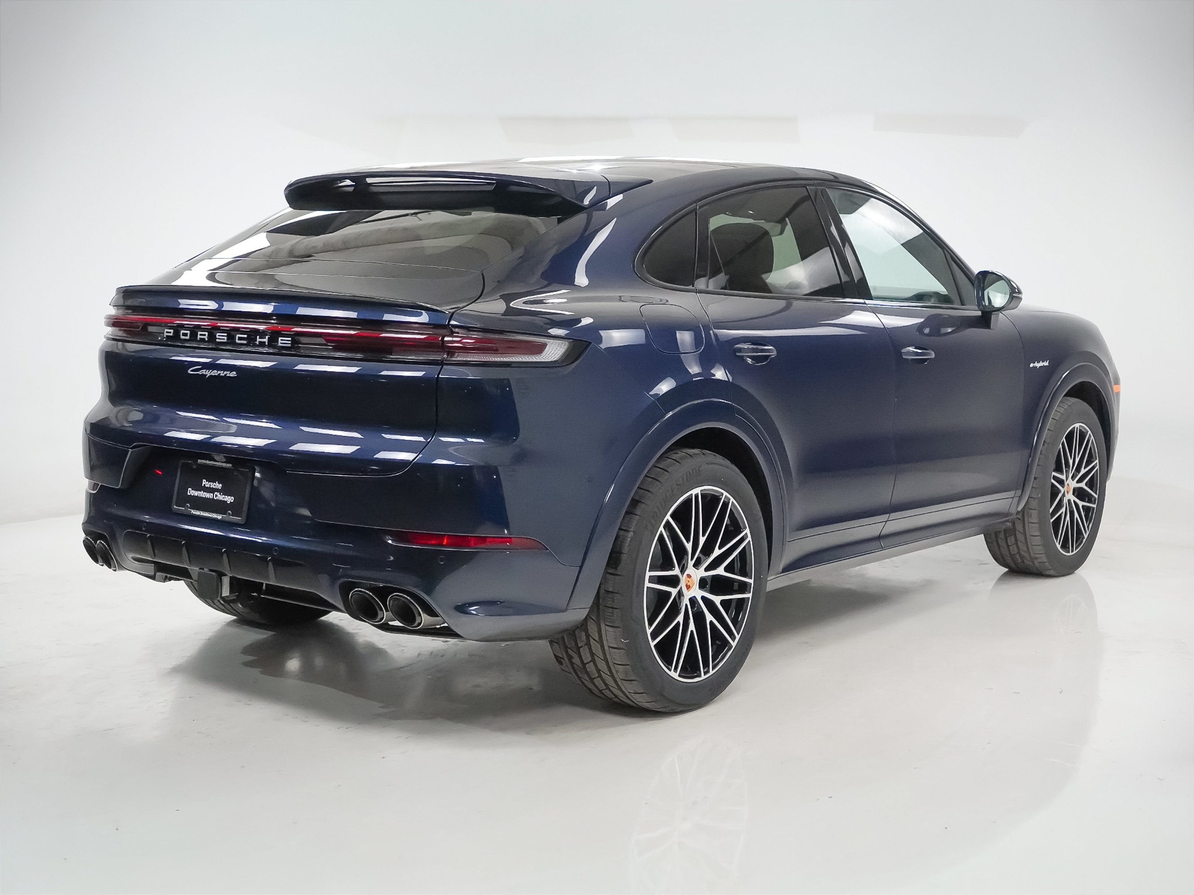 Certified 2026 Porsche Cayenne E-Hybrid Coupe AWD/4WD image 7