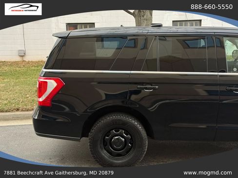 Used 2018 Ford Expedition XL w/ Fleet Convenience Package AWD/4WD image 8