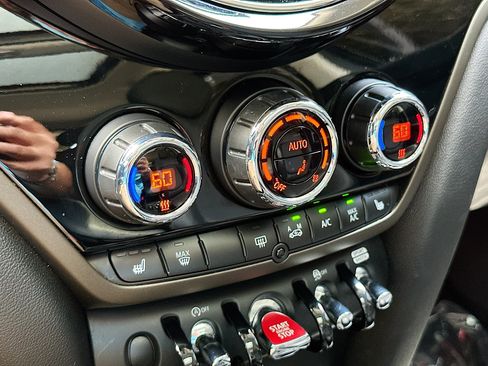 Used 2024 MINI Cooper Countryman S w/ Premium Package FWD image 16
