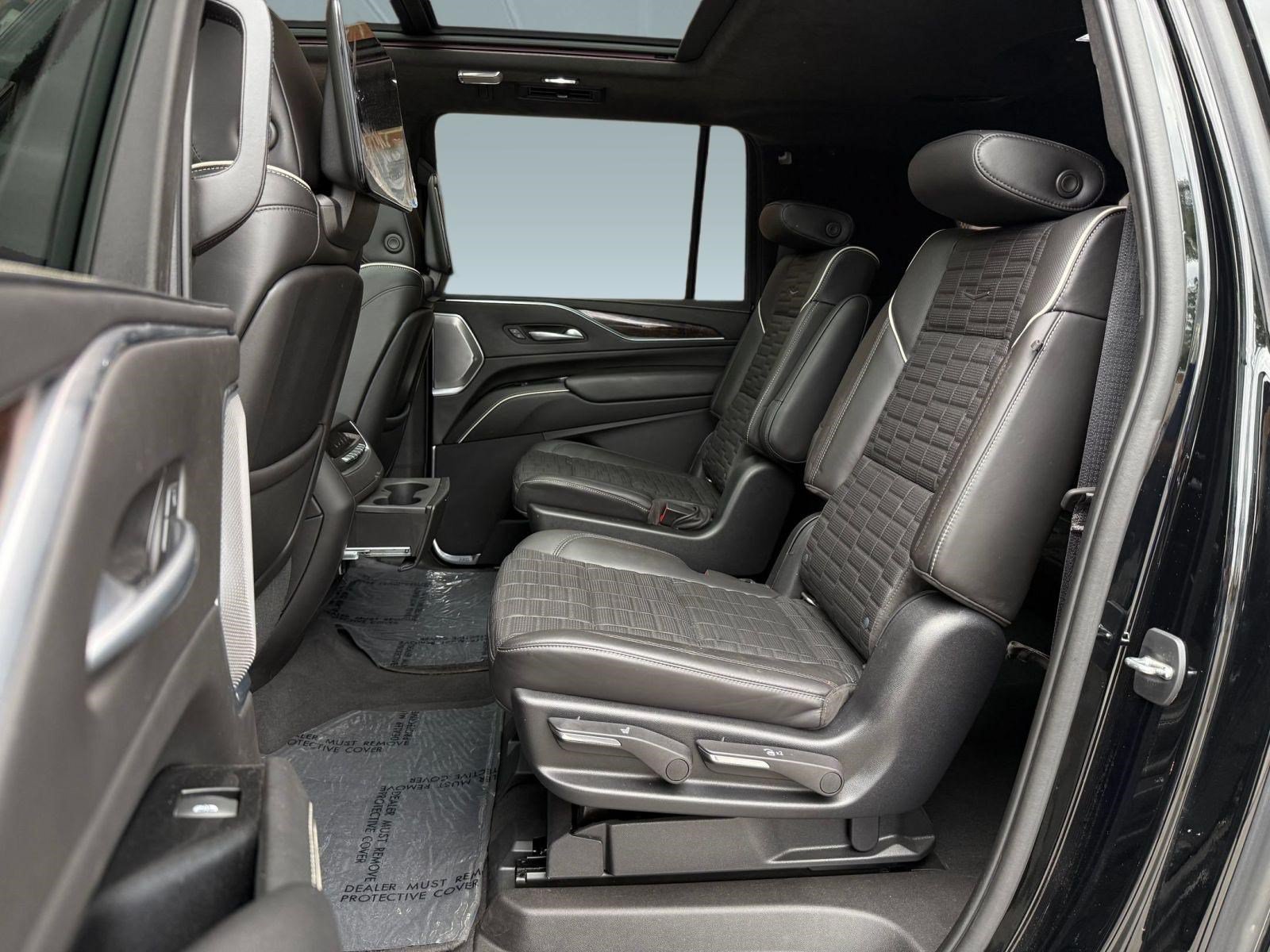 Used 2021 Cadillac Escalade ESV Sport Platinum w/ Heavy-Duty Trailer Package AWD/4WD image 21