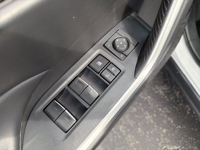 Used 2022 Toyota RAV4 XLE Premium AWD/4WD image 13