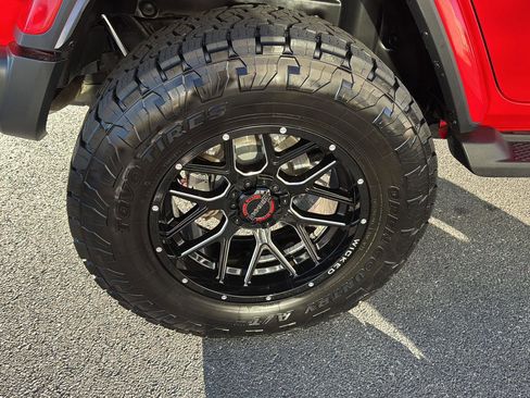 Used 2020 Jeep Wrangler Unlimited Sahara w/ Dual Top Group image 32