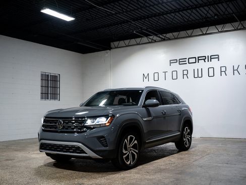 Used 2020 Volkswagen Atlas Cross Sport SEL Premium image 1