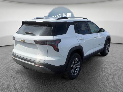 Used 2025 Chevrolet Equinox LT w/ Convenience Package II image 3