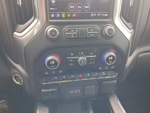 Used 2021 Chevrolet Silverado 1500 LTZ AWD/4WD image 16