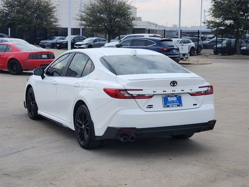 Used 2025 Toyota Camry XSE image 7