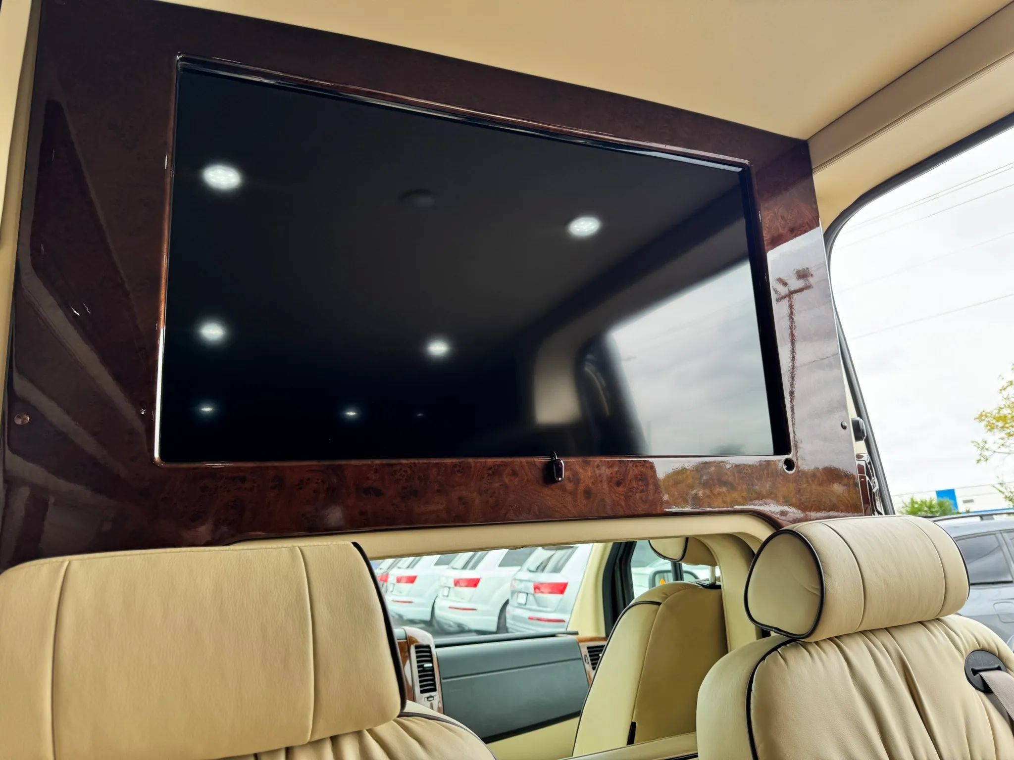 Used 2016 Mercedes-Benz Sprinter 2500 image 38