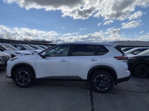 New 2026 Nissan Rogue SV AWD/4WD image 3
