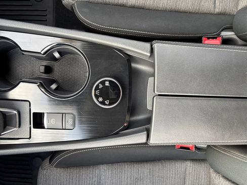 Used 2021 Nissan Rogue SV image 21