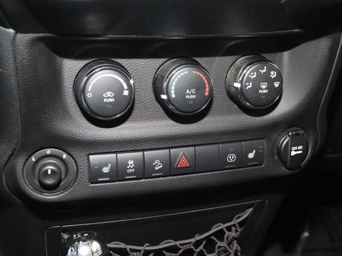 Used 2017 Jeep Wrangler Unlimited Sahara w/ Connectivity Group image 24