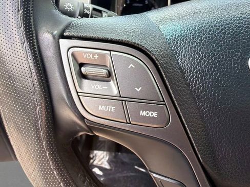 Used 2017 Hyundai Santa Fe Sport FWD image 29