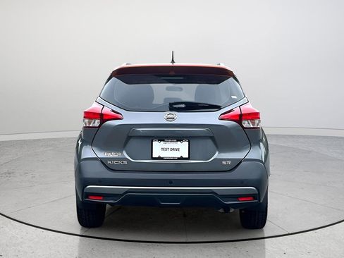 Used 2019 Nissan Kicks SR w/ SR Premium Package FWD image 9