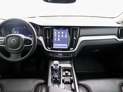 Used 2025 Volvo V60 B5 Cross Country Ultra w/ Protection Package Premier AWD/4WD image 15