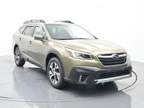 Used 2021 Subaru Outback Limited image 3