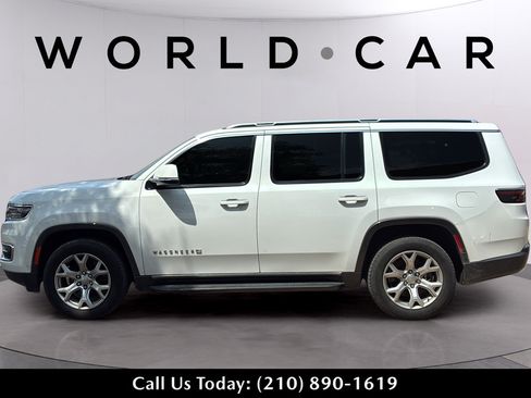 Used 2022 Jeep Wagoneer Series I w/ Premium Group I AWD/4WD image 12