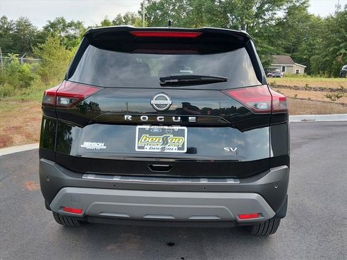 Certified 2023 Nissan Rogue SV FWD image 4