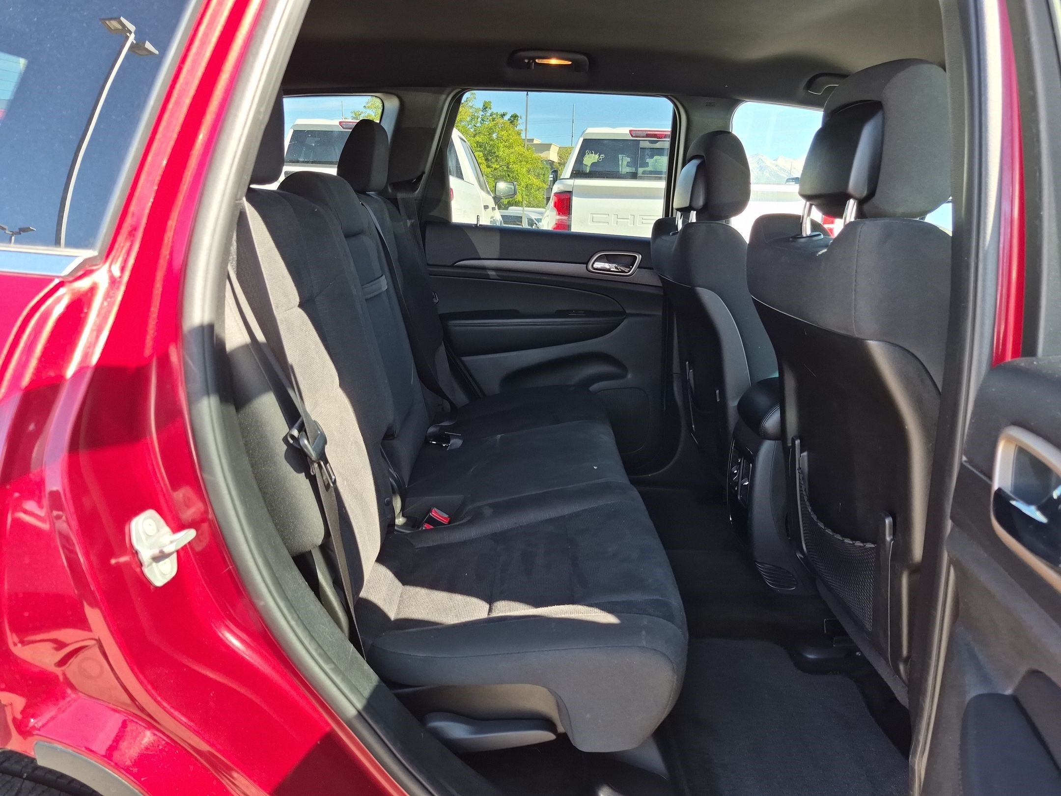 Used 2015 Jeep Grand Cherokee Laredo w/ Quick Order Package 23E AWD/4WD image 28