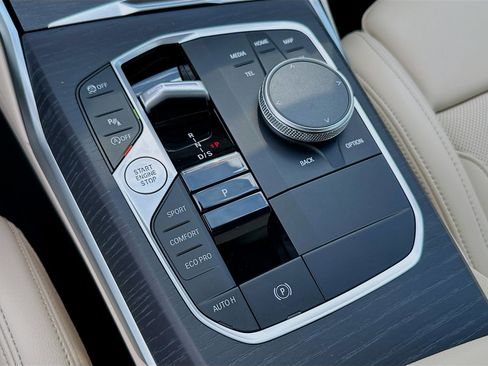 New 2025 BMW 330i Sedan image 14