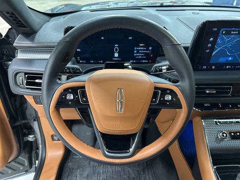 Certified 2025 Lincoln Aviator Black Label w/ Jet Appearance Package AWD/4WD image 17