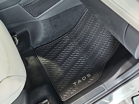 New 2026 Volkswagen Taos SE AWD/4WD image 14
